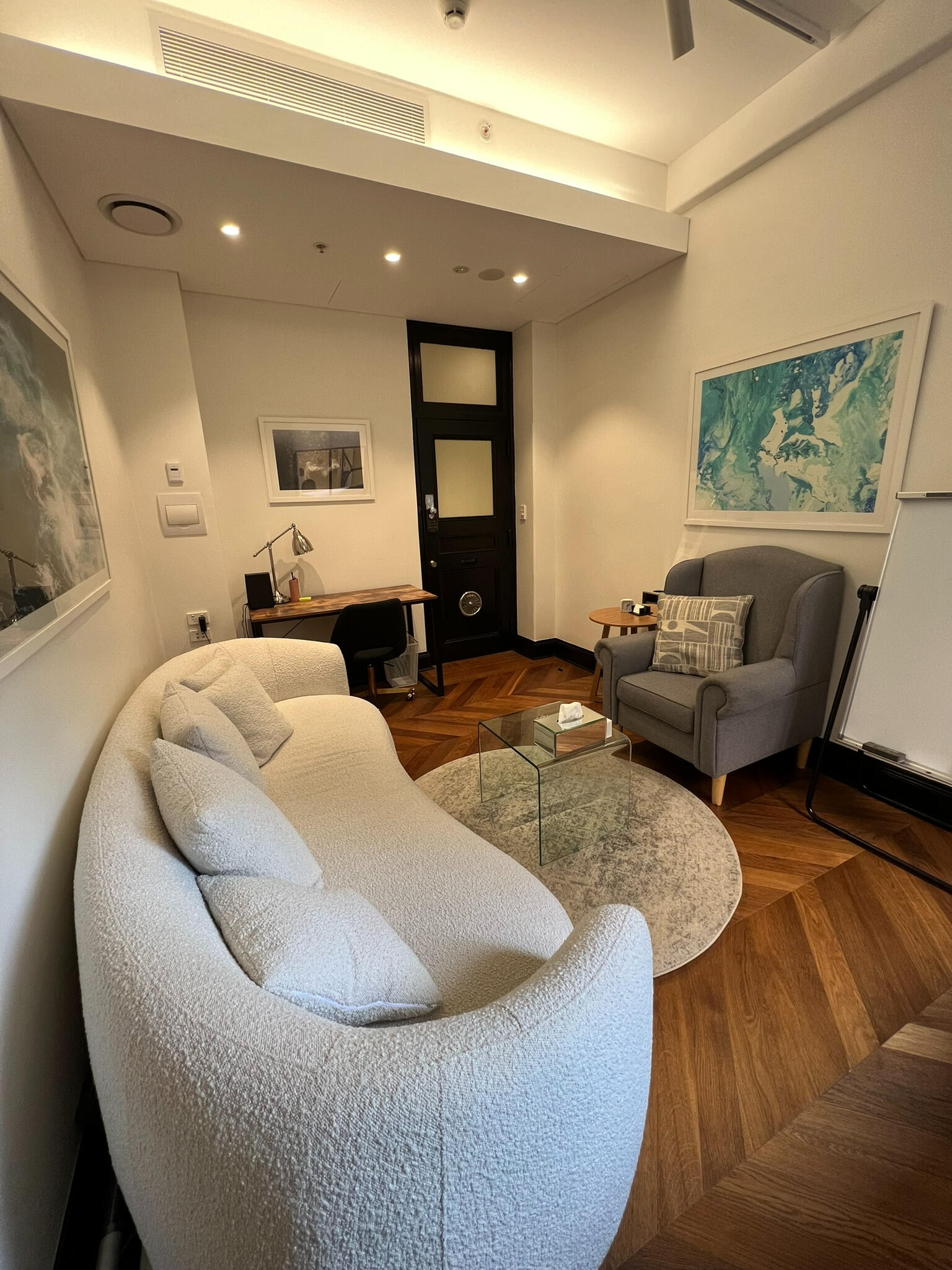 Elizabeth Street rooms, Sydney CBD Elizabeth Street rooms, Sydney CBD